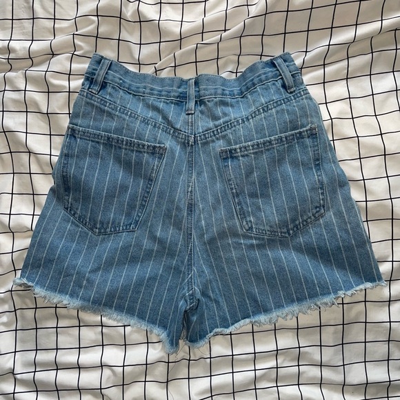 Adorable Pin Striped Denim Shorts! - Picture 4 of 4